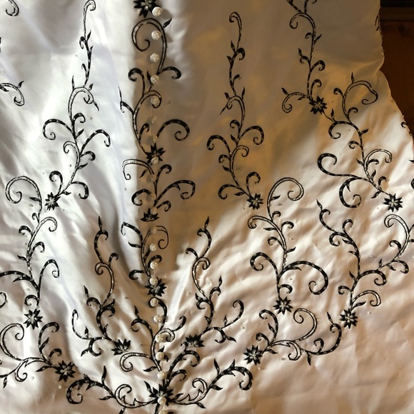 Alfred Angelo Wedding Dress - Picture 6 of 8